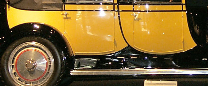 Bugatti_Type_41_Royale_Berline_de_Voyage_1929_(41150).jpg