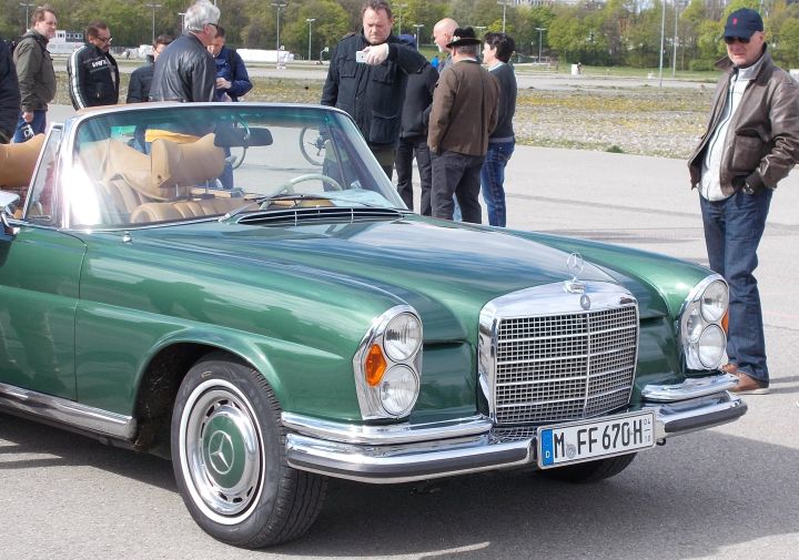 Mercedes_280_SE_02b.jpg