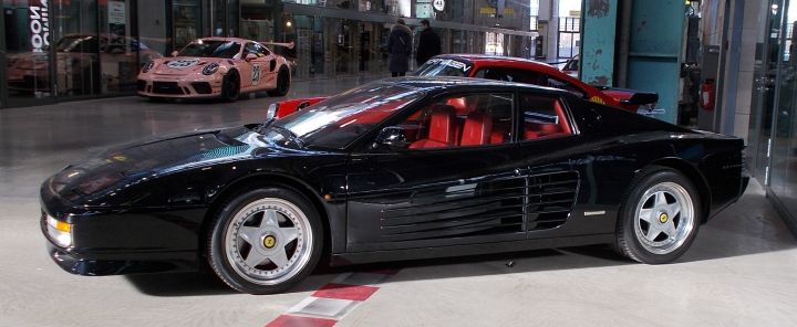 Ferrari_Testarossa.jpg