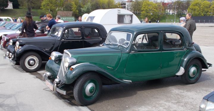 Citroen_11CV_01b.jpg