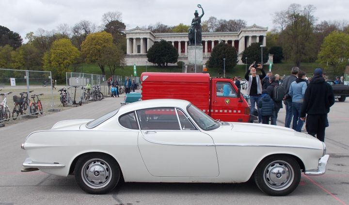 Volvo_P1800_03a.jpg