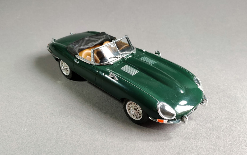 jaguar-e-type-roadster-revell.jpg