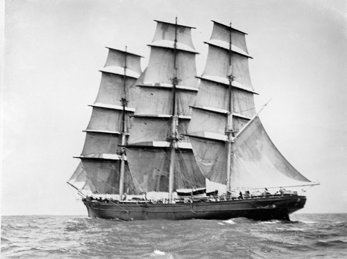 Foto der Cutty Sark von 1890 mit dem von Kapt. Woodget reduzierten Rigg, aufgenommen von ihm selbst