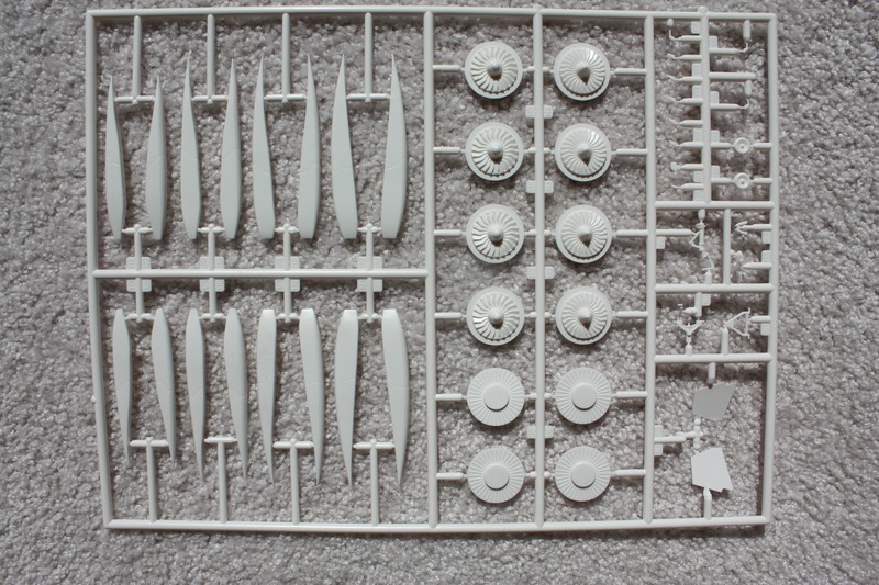 Airbus A380 with Interior Revell 1 zu 144 (30)_klein.jpg