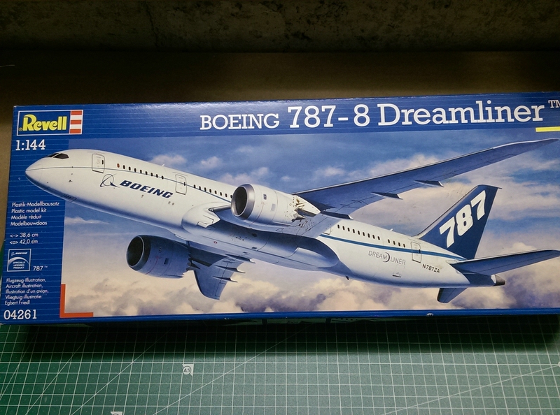 Boeing 787 8 Dreamliner Revell  (1)_klein.jpg