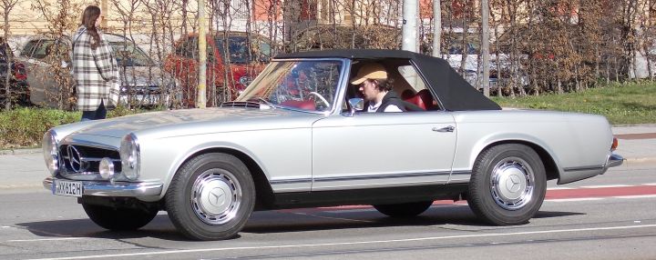 Mercedes_SL_07b.jpg