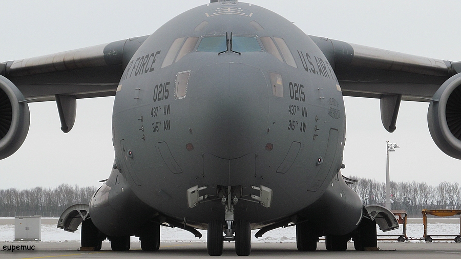 zz_00215  - USAF - Boeing C-17A Globemaster III_06.jpg