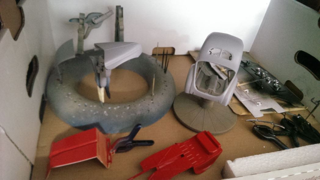 Grundierte Karosse, "oxi"Boden