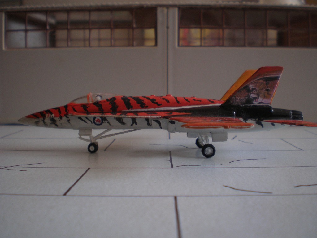 CF-18 Hornet ..Seitliche Vollansicht