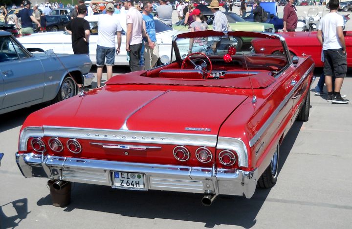 2018_Chevrolet_Impala_01.jpg