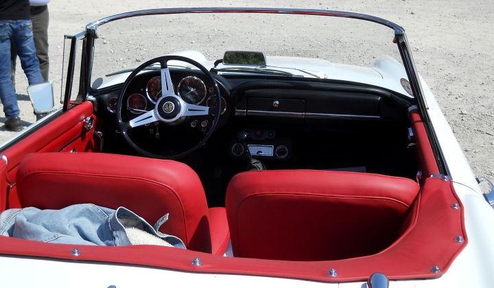 2018_Alfa_Romeo_Giulietta_02b.jpg