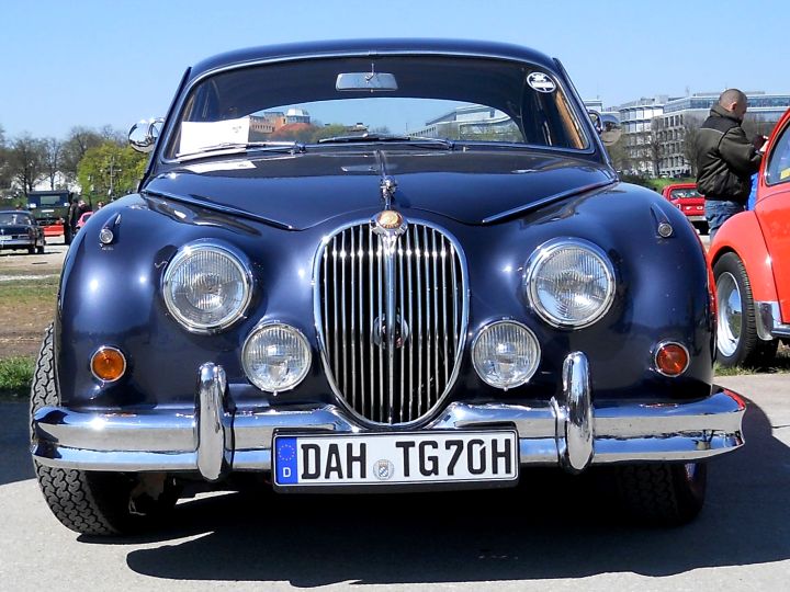 2017_Jaguar_MK2_02.jpg