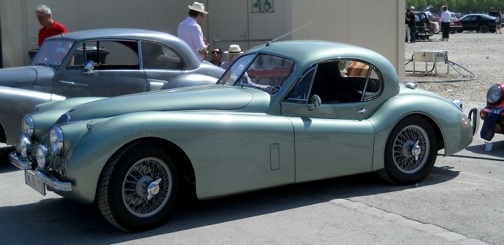 2018_Jaguar_XK120_01b.jpg