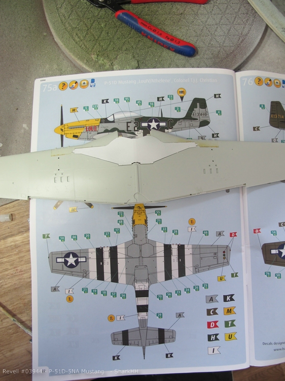 Revell 03944 - P-51 Mustang-0004.jpg