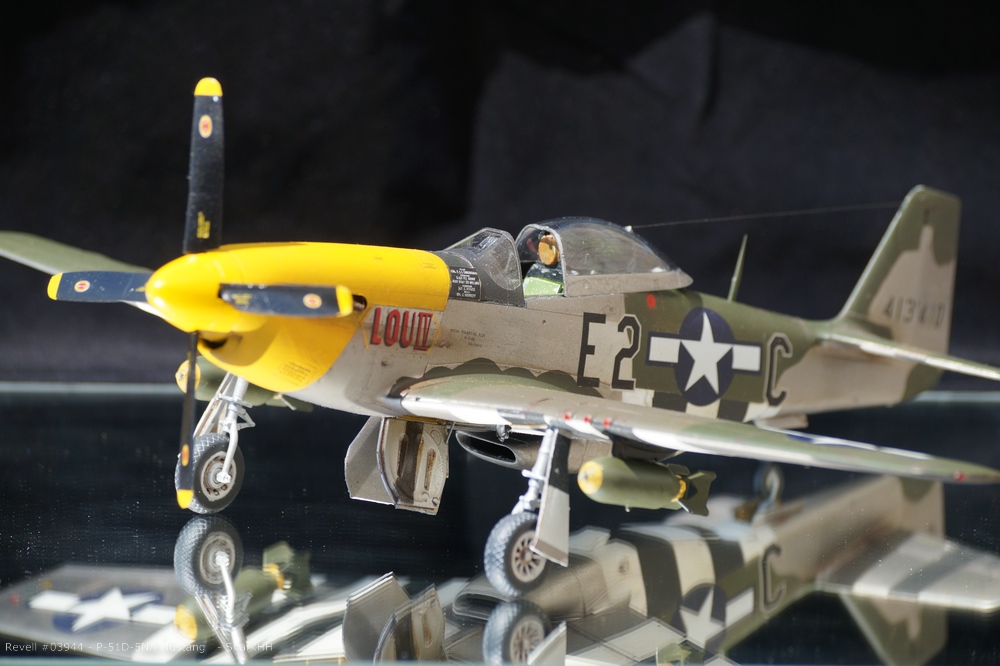 Revell 03944 - P-51D Mustang-0001.jpg