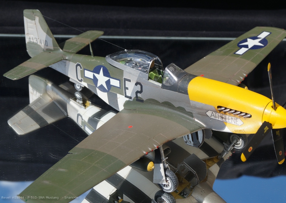 Revell 03944 - P-51D Mustang-0005.jpg