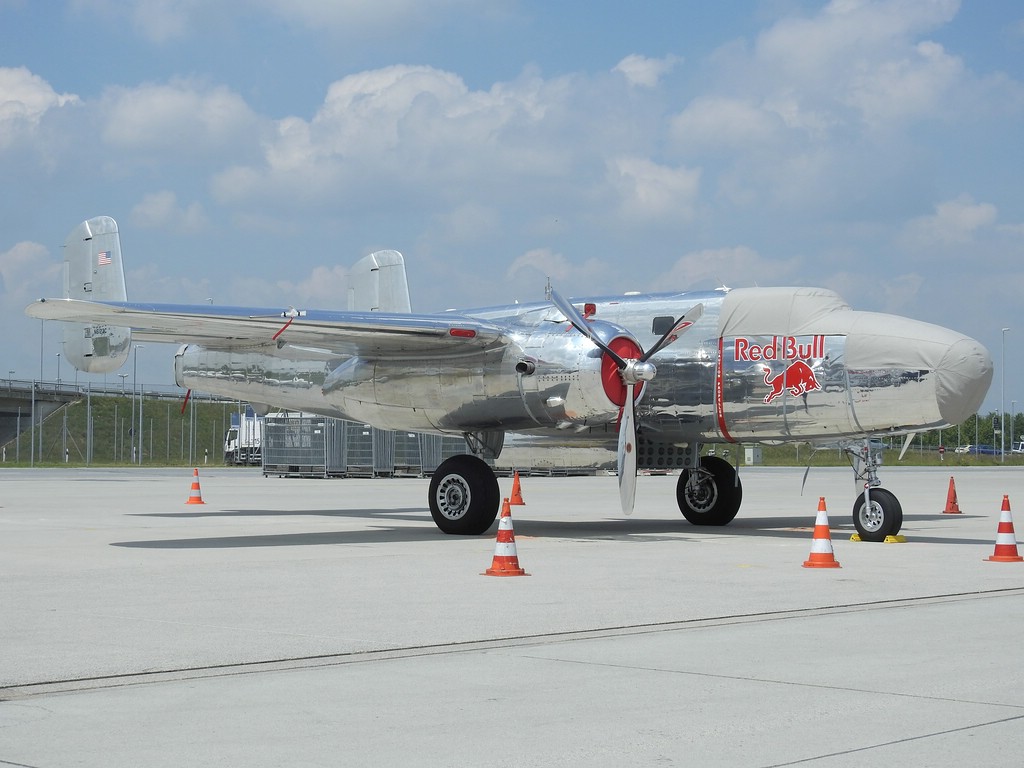 zz_N6123C The Flying Bulls North American VB-25J Mitchell (1).jpg