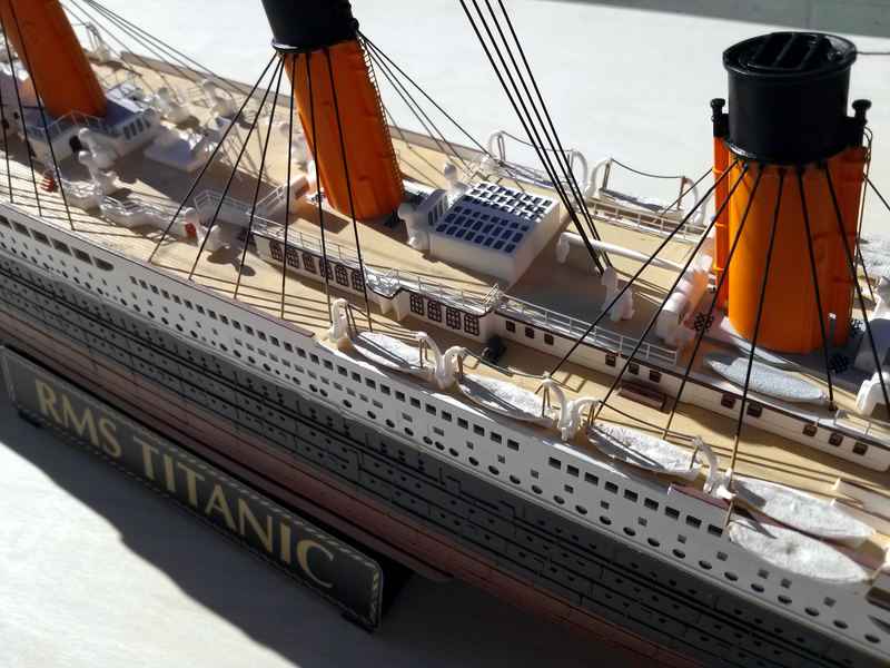 comp_Titanic 7.jpg