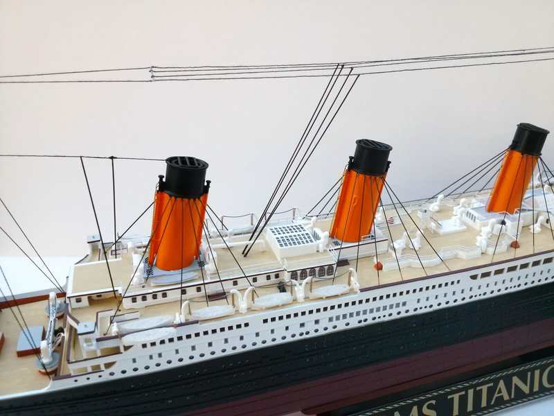 comp_Titanic 11.jpg