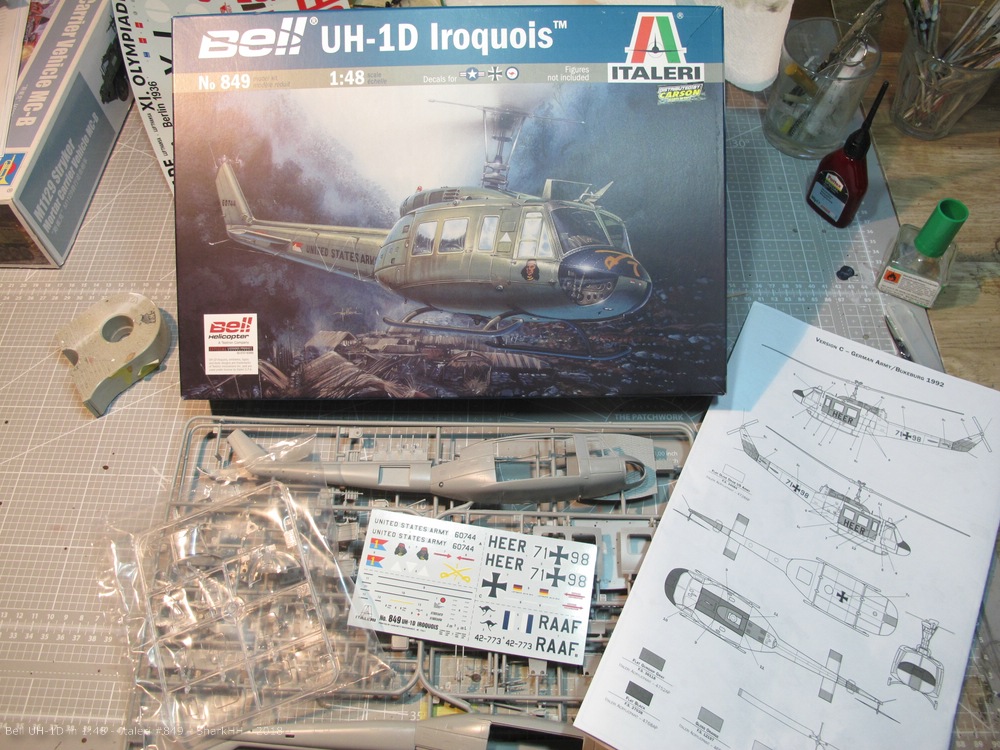 Bell UH-1D Italeri 849 -0001.jpg