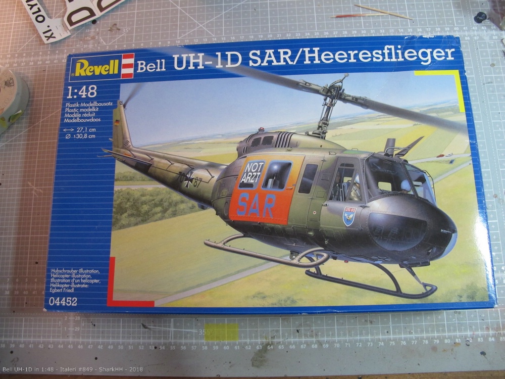 Bell UH-1D Italeri 849 -0006.jpg