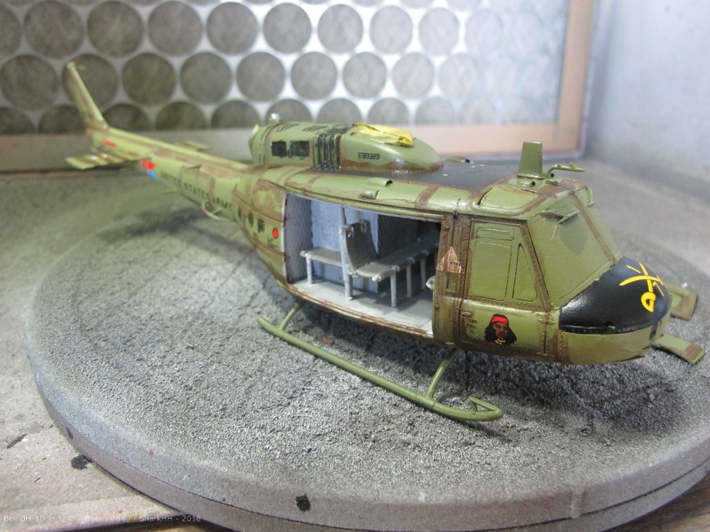 Bell UH-1D Italeri 849 -0028.jpg