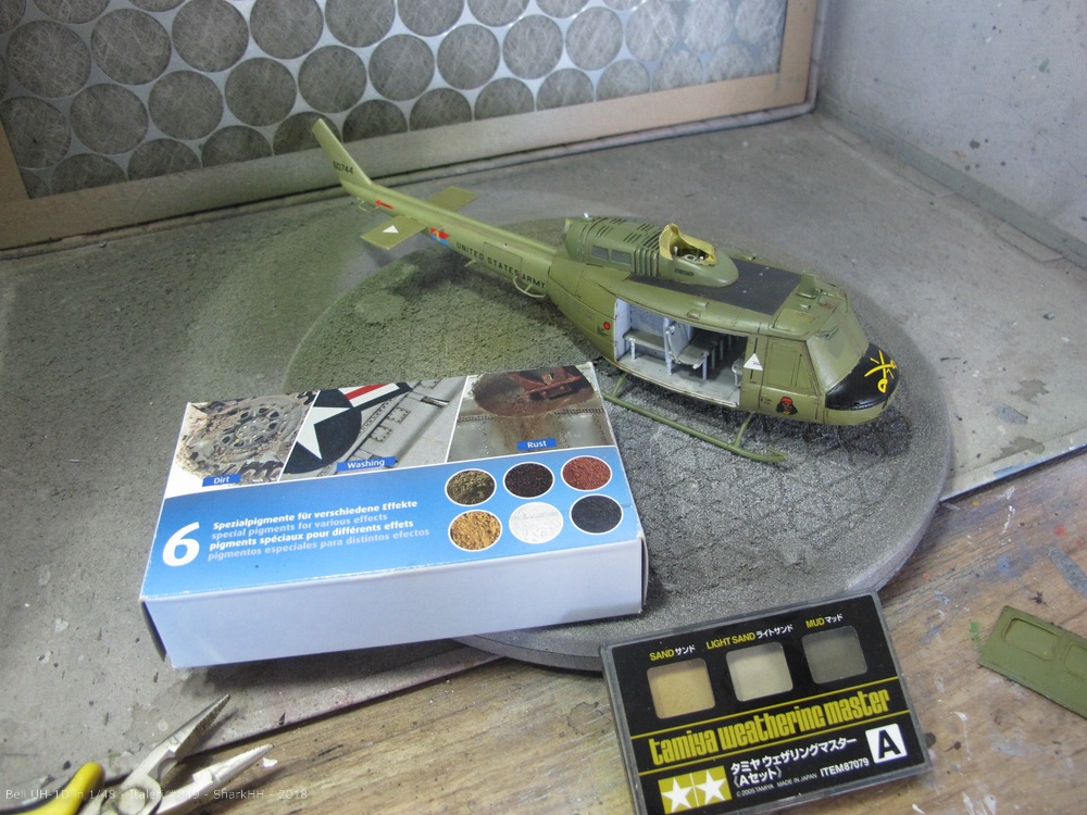 Bell UH-1D Italeri 849 -0029.jpg