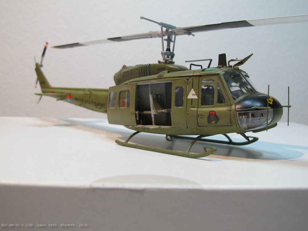 Bell UH-1D Italeri 849 -0040.jpg