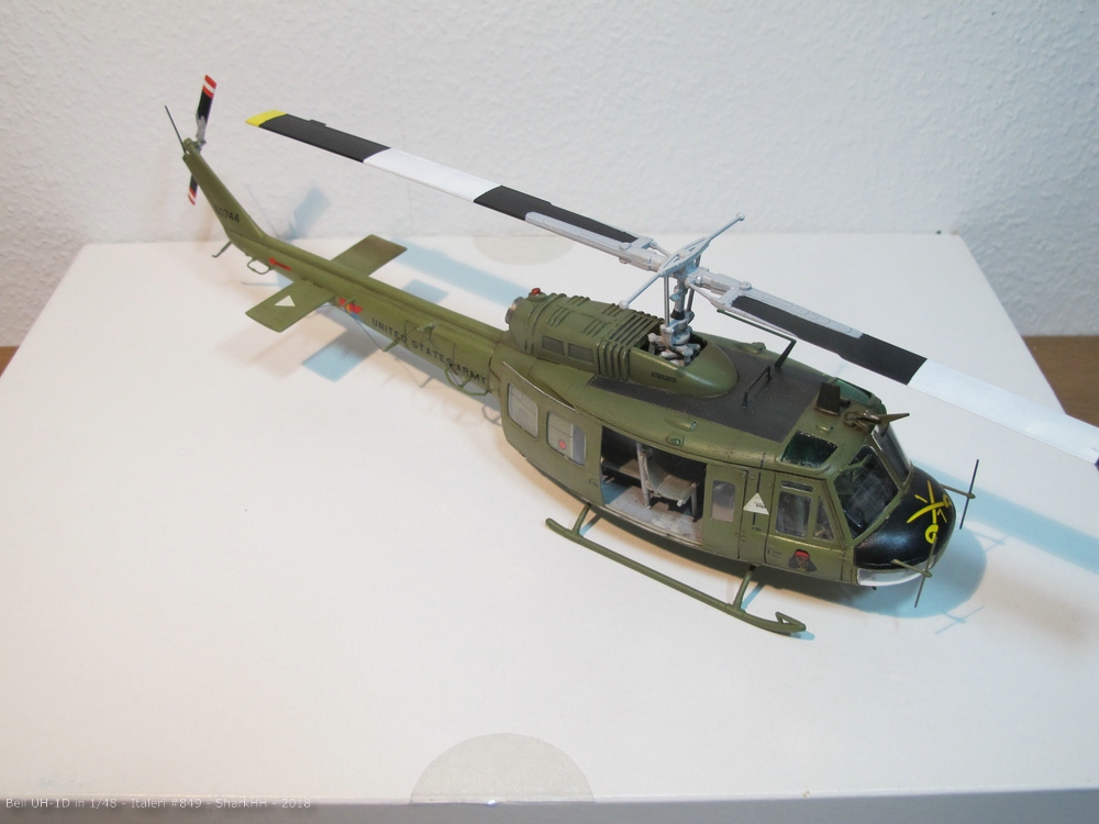 Bell UH-1D Italeri 849 -0041.jpg
