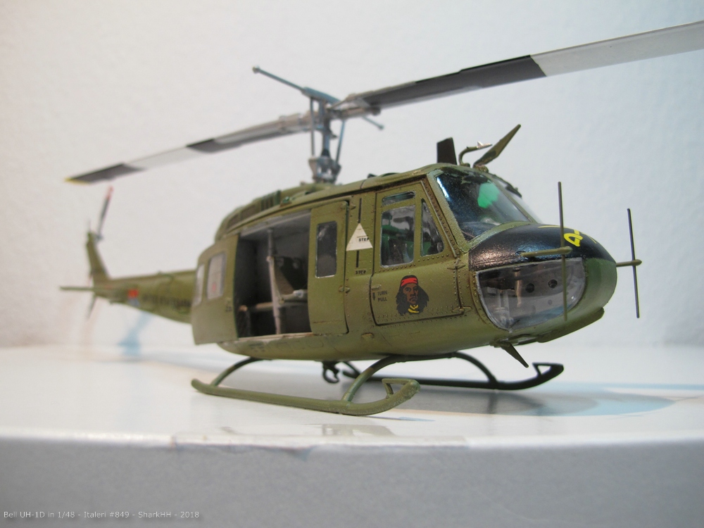 Bell UH-1D Italeri 849 -0045.jpg