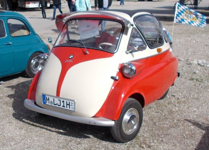 2019_BMW_Isetta_02b.jpg