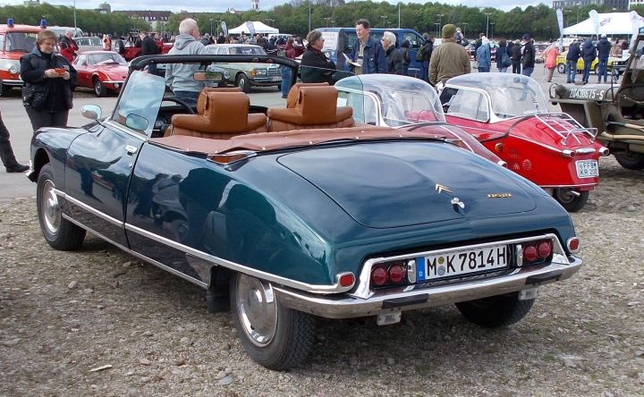 2019_Citroen_DS21_04c.jpg