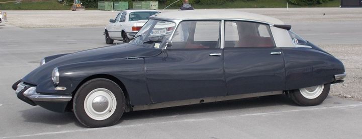 2019_Citroen_DS21_02a.jpg