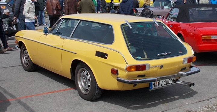 2019_Volvo_P1800ES_01c.jpg