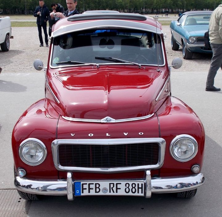 2019_Volvo_PV444_01a.jpg