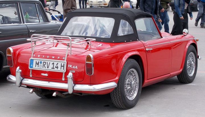 2019_Triumph_TR4A_01b.jpg