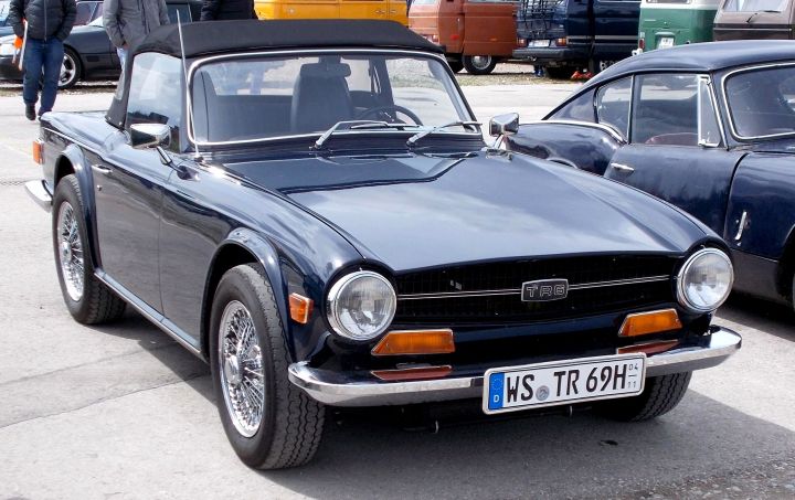 2019_Triumph_TR6_2a.jpg