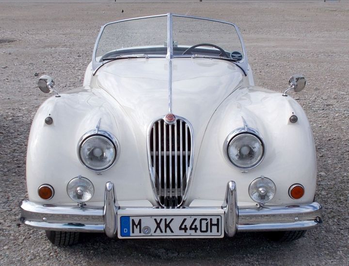 2019_Jaguar_XK140_01a.jpg