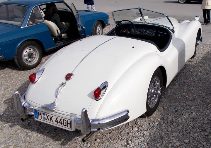 2019_Jaguar_XK140_01e.jpg