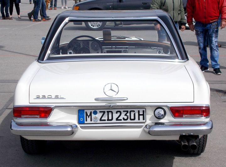 2019_Mercedes_SL_01c.jpg