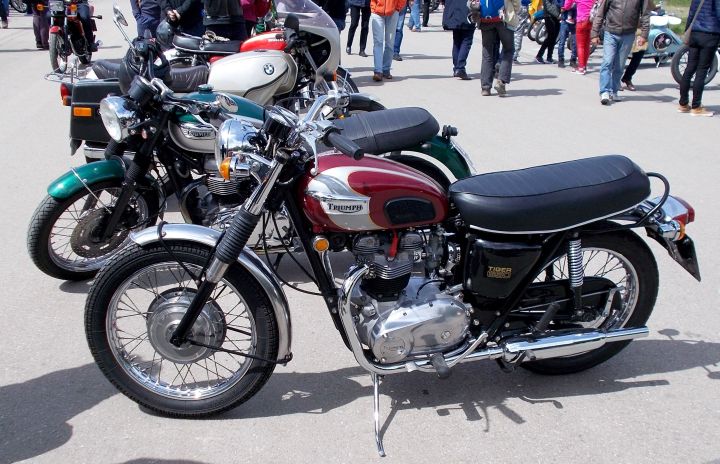 2019_Triumph_01a.jpg