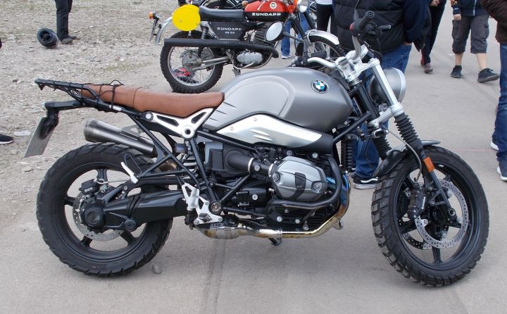 2019_BMW_RnineT_01a.jpg