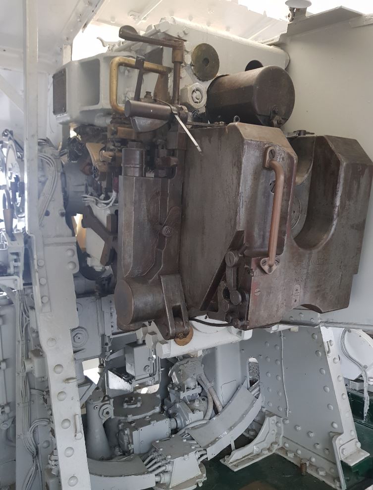 b24.JPG