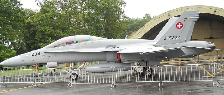 F-18_2a.jpg