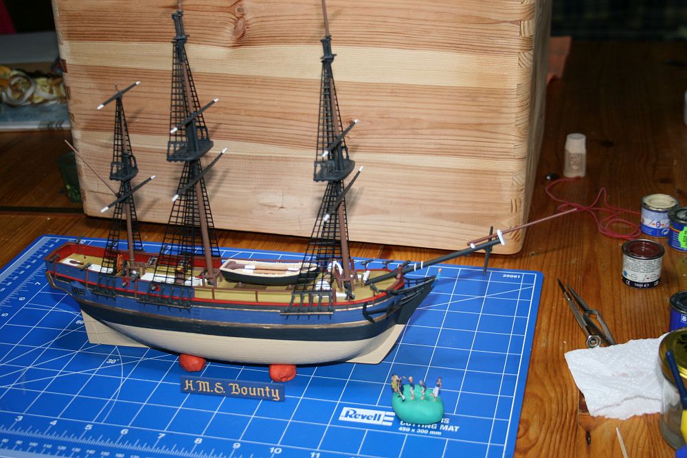 Noch lebt die Mannschaft auf der grünen Insel der Glückseeligkeit. Aber wartet ab, wenn ihr an Bord geht.