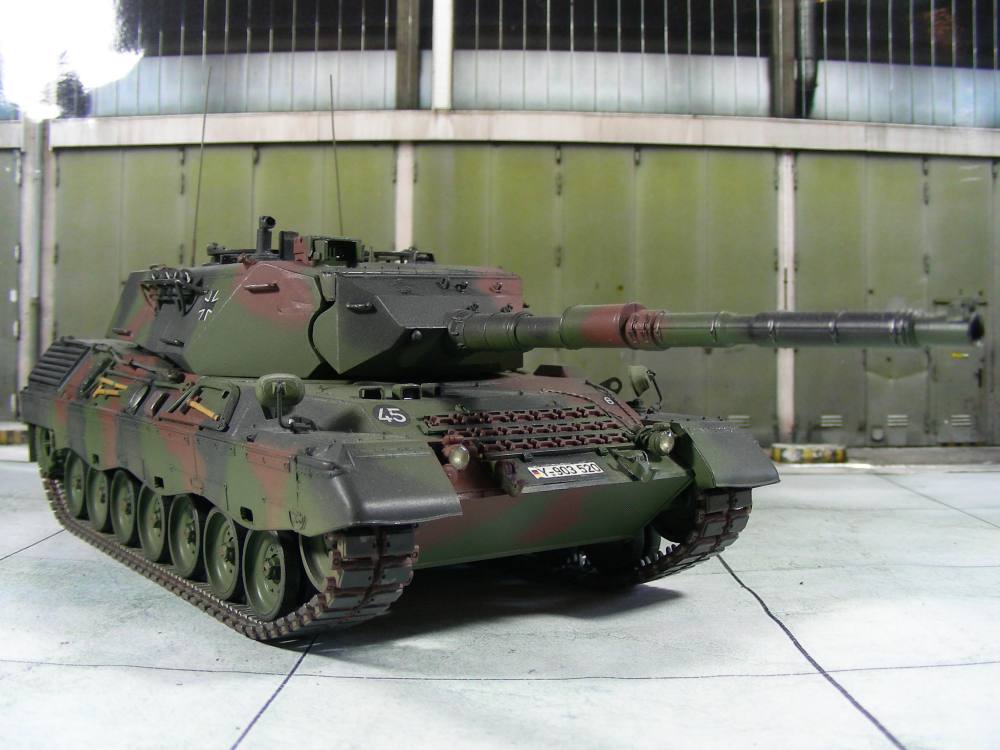 Leo1A3L-01.JPG