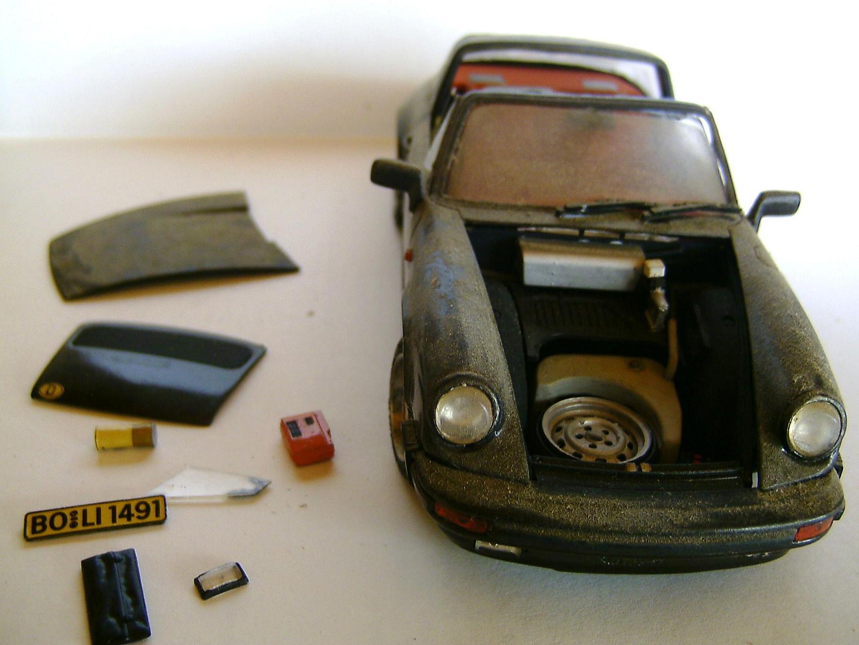 Ein paar Kleinteile für den Kofferraum