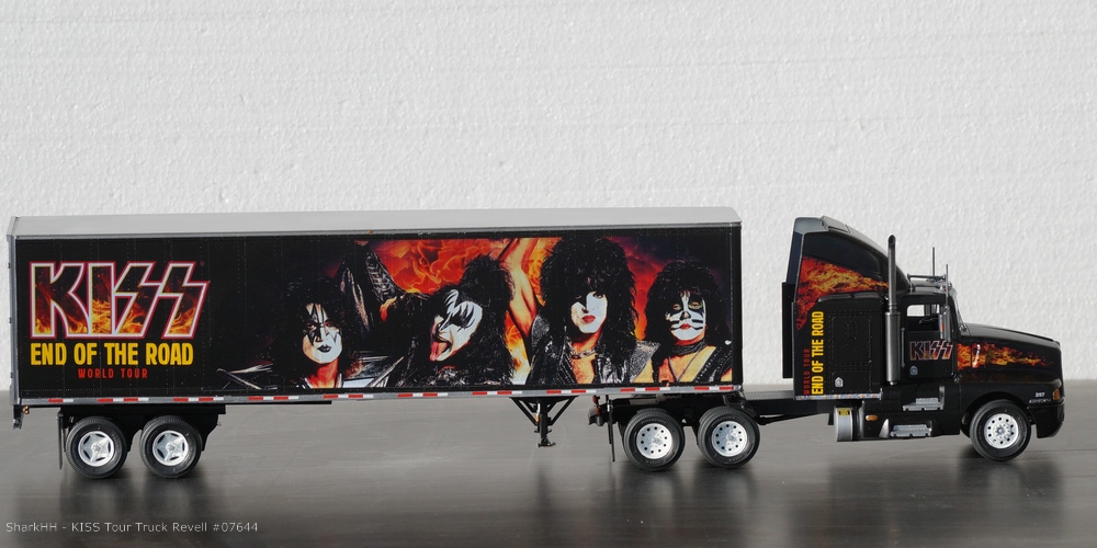 KISS_TOUR_TRUCK_Revell07644-001.jpg