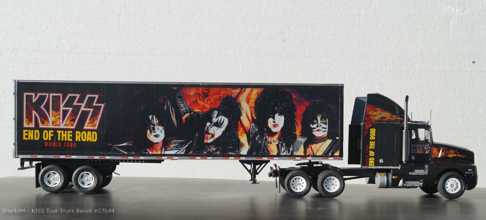 KISS_TOUR_TRUCK_Revell07644-011.jpg