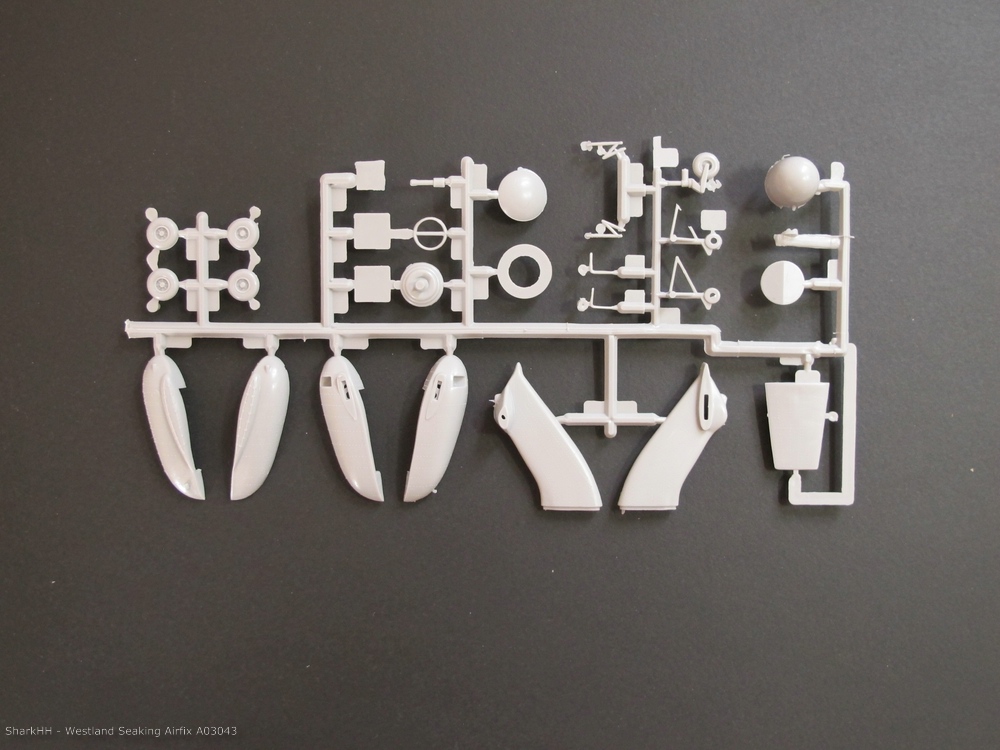 AIRFIX A03043_Westland_Seaking_MK43-006.jpg